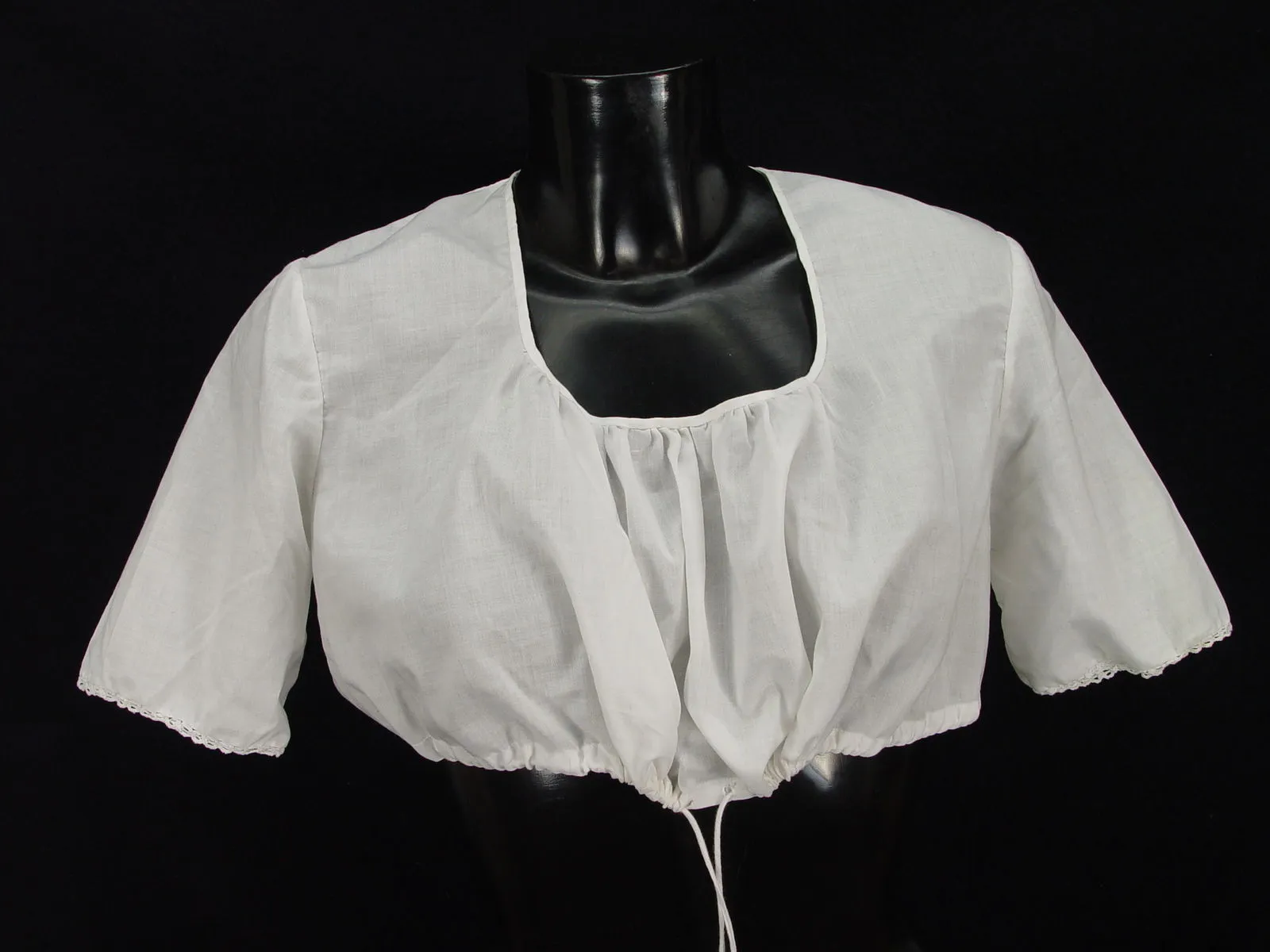 Gr.40 Dirndlbluse Bluse für Dirndl  mit rundem Ausschnitt  Trachtenbluse B4500