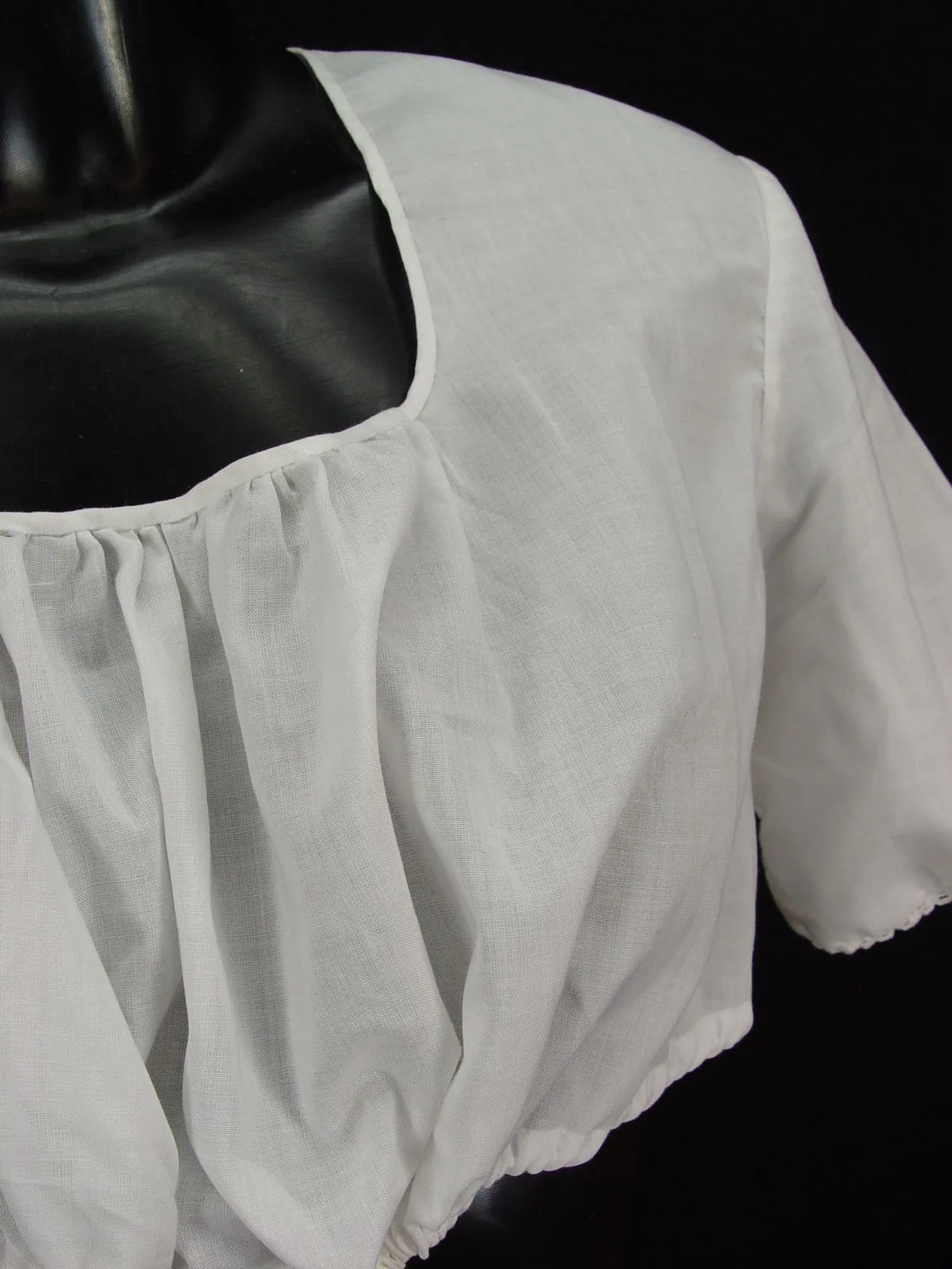 Gr.40 Dirndlbluse Bluse für Dirndl  mit rundem Ausschnitt  Trachtenbluse B4500