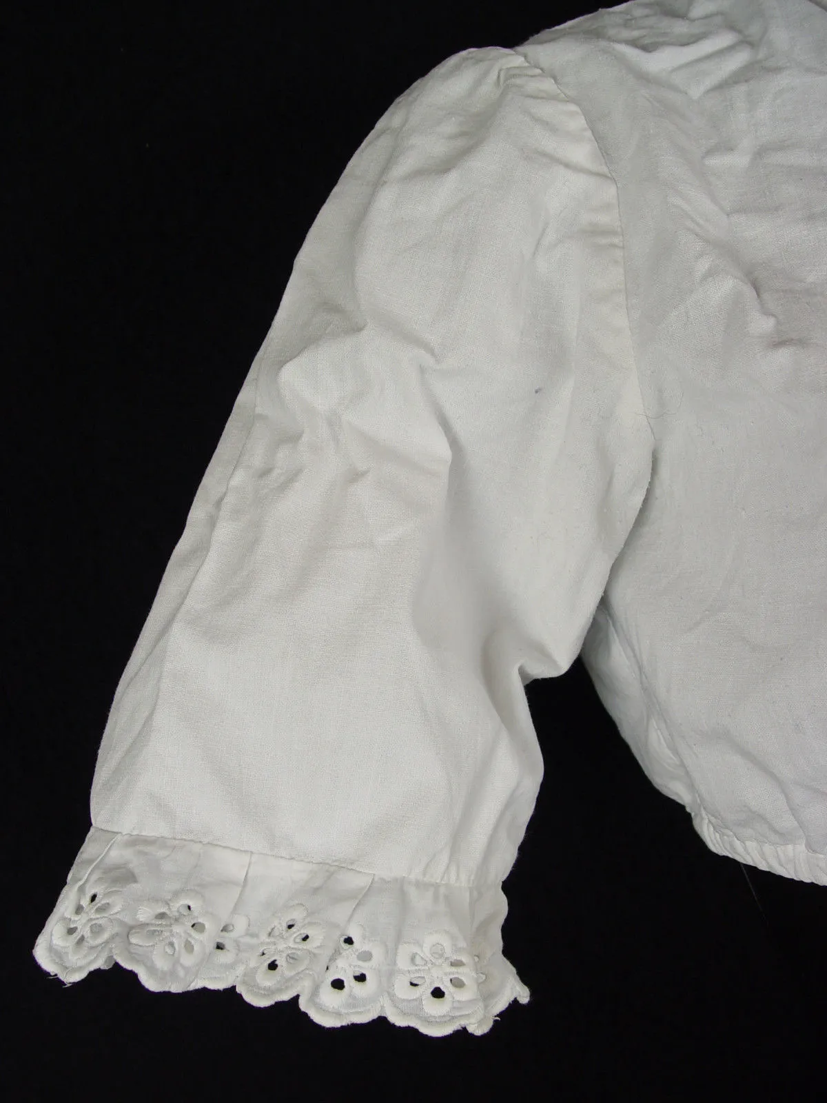 Gr.40 Dirndlbluse  mit rundem Ausschnitt   Bluse für Dirndl Trachtenbluse B2861