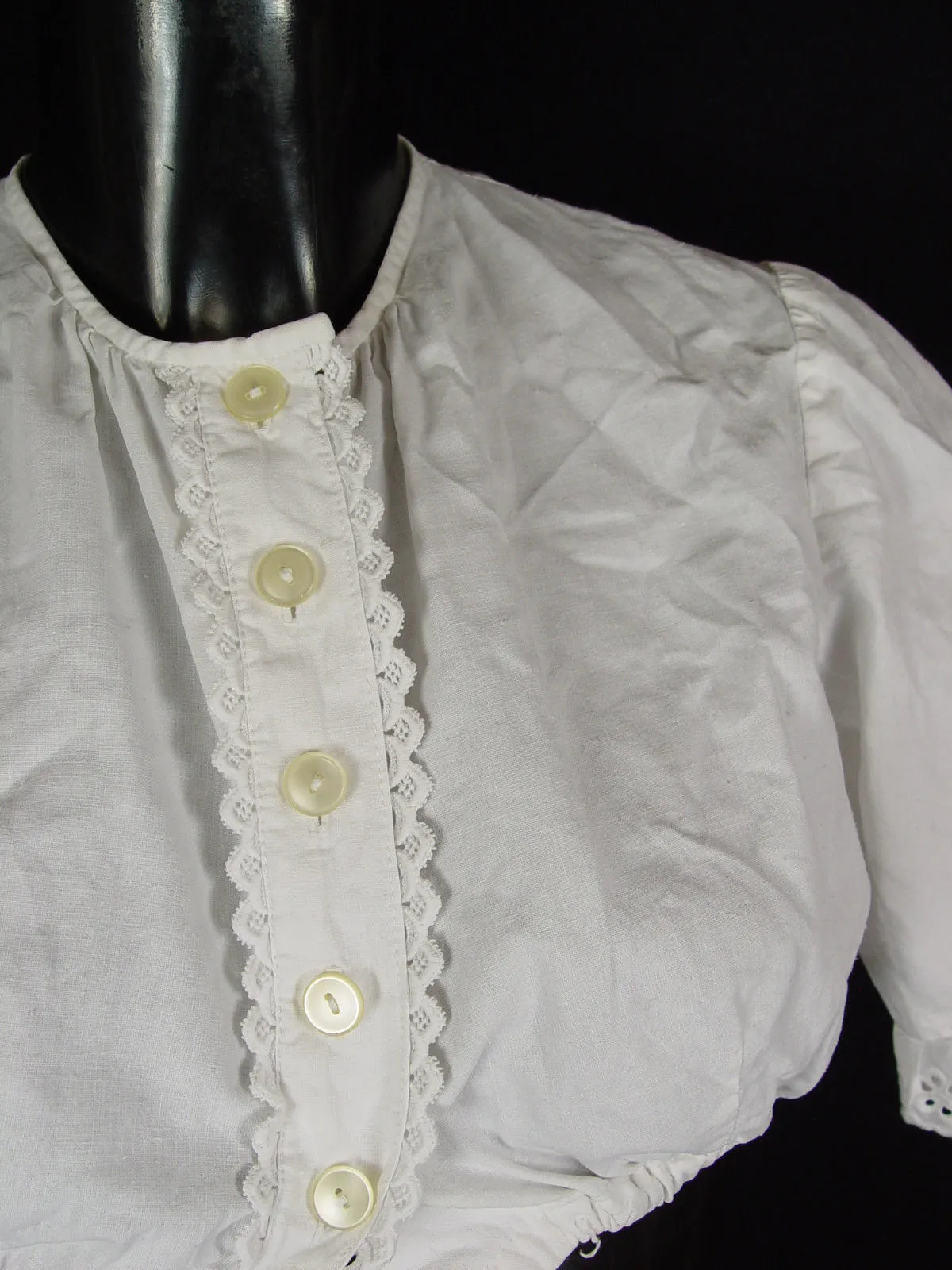 Gr.40 Dirndlbluse  mit rundem Ausschnitt   Bluse für Dirndl Trachtenbluse B2861
