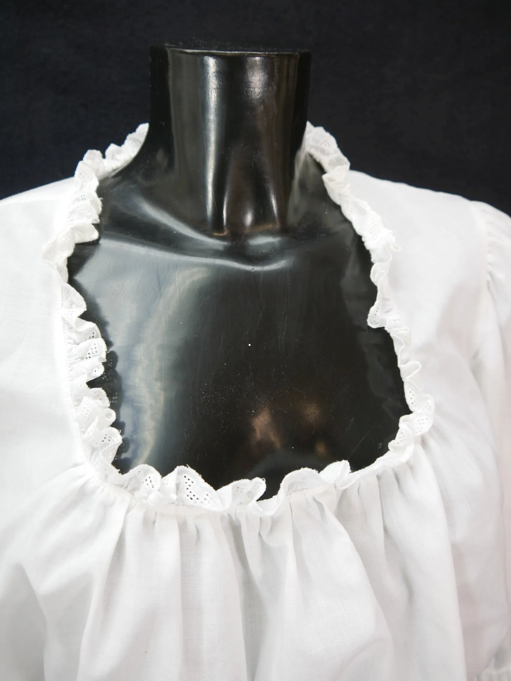 Gr.46 Dirndlbluse süße Bluse für Dirndl Hanne Modell Baumwollmischung mit Spitze B9360