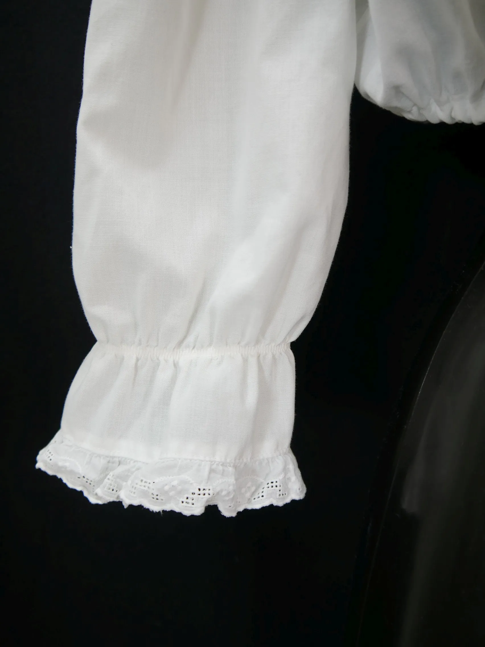 Gr.46 Dirndlbluse süße Bluse für Dirndl Hanne Modell Baumwollmischung mit Spitze B9360